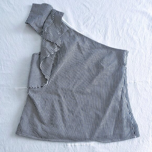 Banana Republic One Shoulder Bow Black & White Striped Top Size 8 - Picture 5 of 9